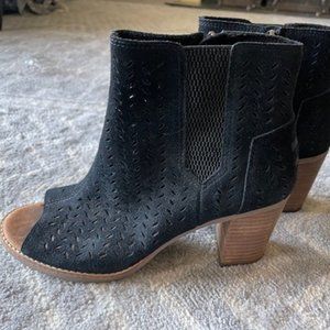 TOMS open toe/peep toe ankle boots black size 8.5